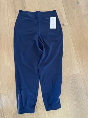 Athleta Brooklyn Heights joggers NWT size 8 navy blue